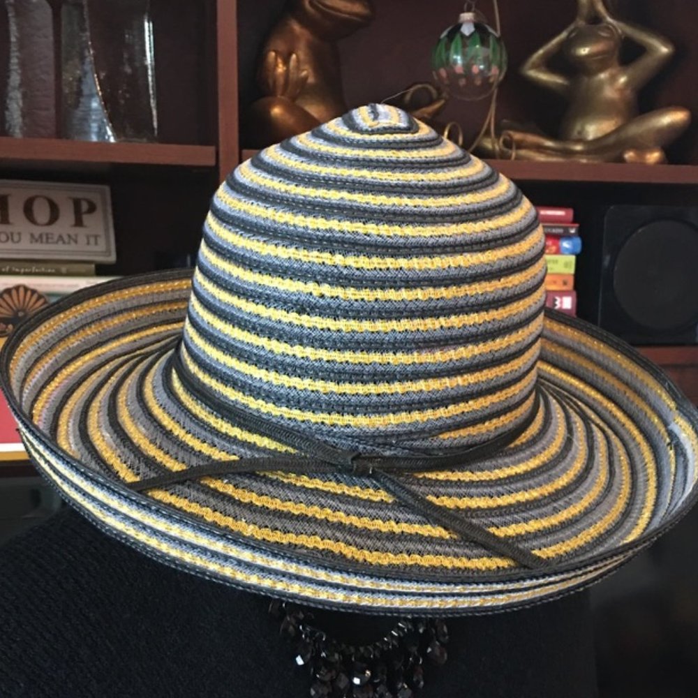 SALE!  Flattering GEORGI Rimmed Hat